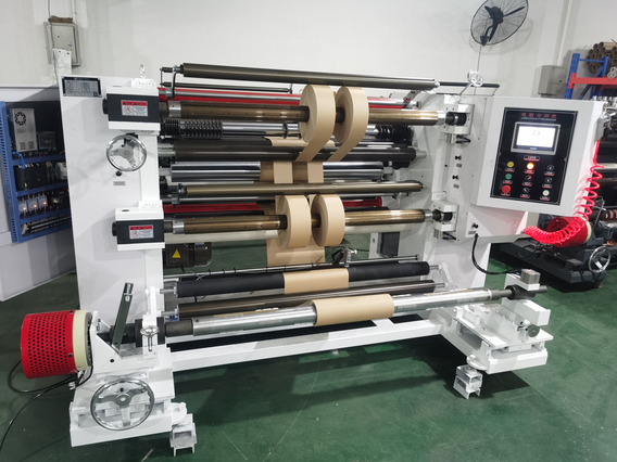 Macchina automatica per il taglio della carta
